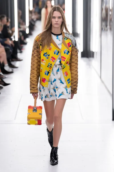 Look 22